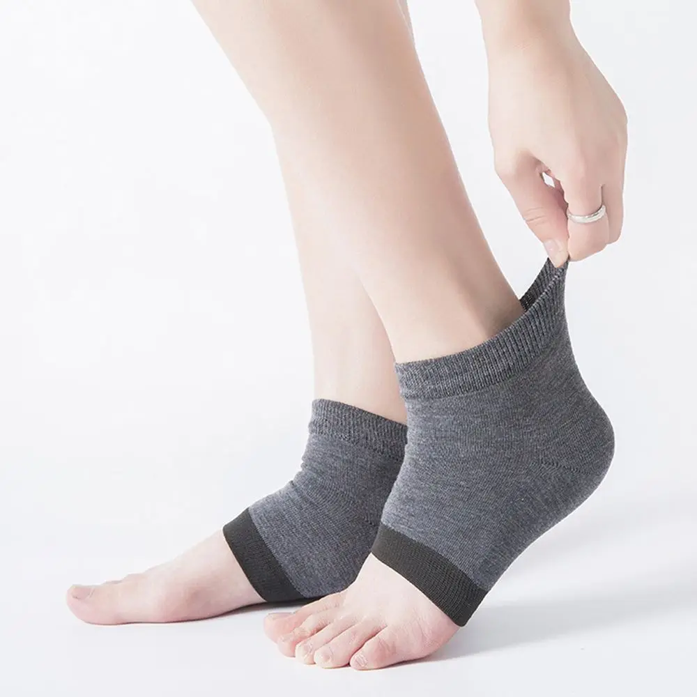 

Moisturing Spa Gel Socks Women Dead Skin Removal Sock Foot Care Tool Feet Protector Gel Heel Socks Silicone Insole Gel Sock