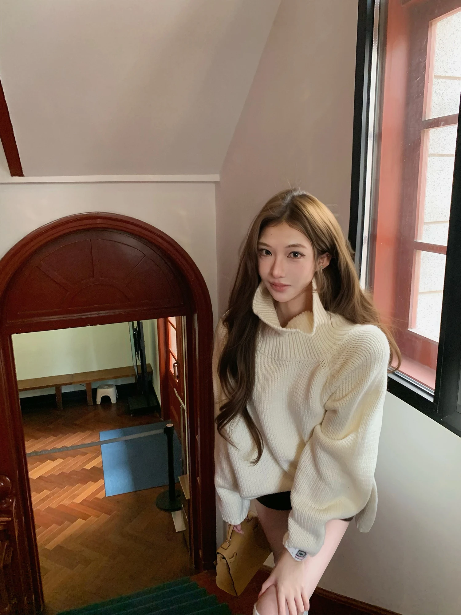 

Женский вязаный свитер Zhaochencen с высоким воротником, осенне-зимний, свободный крой, комфортный, мягкий, из смесовой шерсти, повседневный