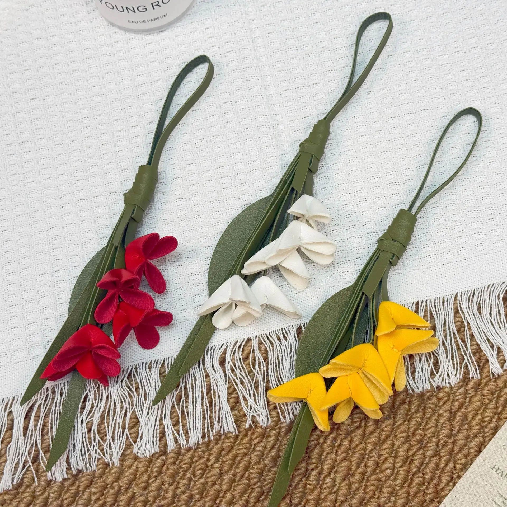 PU Leather Simulation Flower Bag Charm Hanging Keychain Car Drape Exquisite Jewelry Personalized Pendant