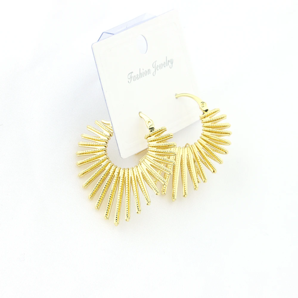 Geometric Sun Ray Heart-shaped Hoop Earrings Jewelry for Women Female Light Luxury Senior Sense Exaggerated Fan Ear