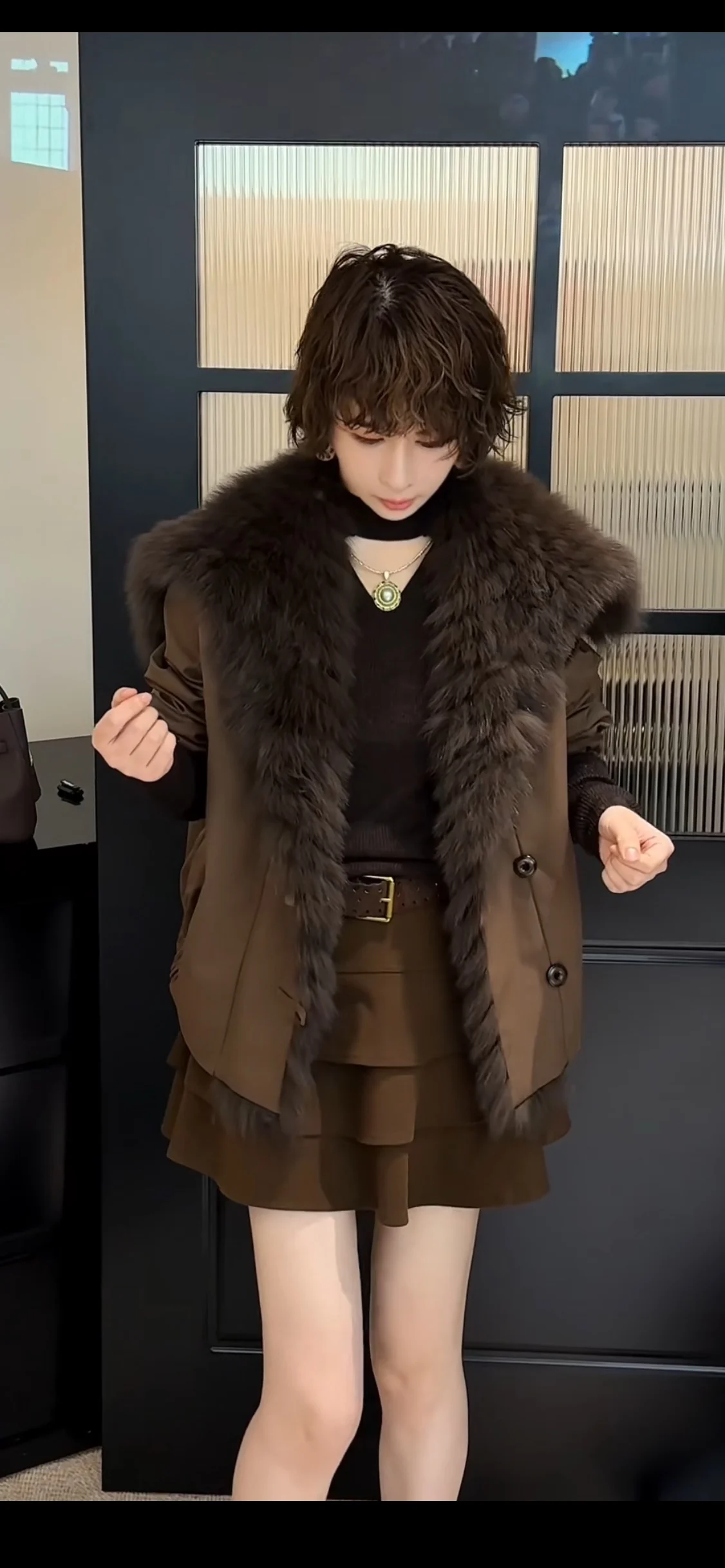 

Зимняя утепленная повседневная женская куртка свободного кроя однотонного цвета, новинка 2025 года, универсальный дизайн, европейский товар