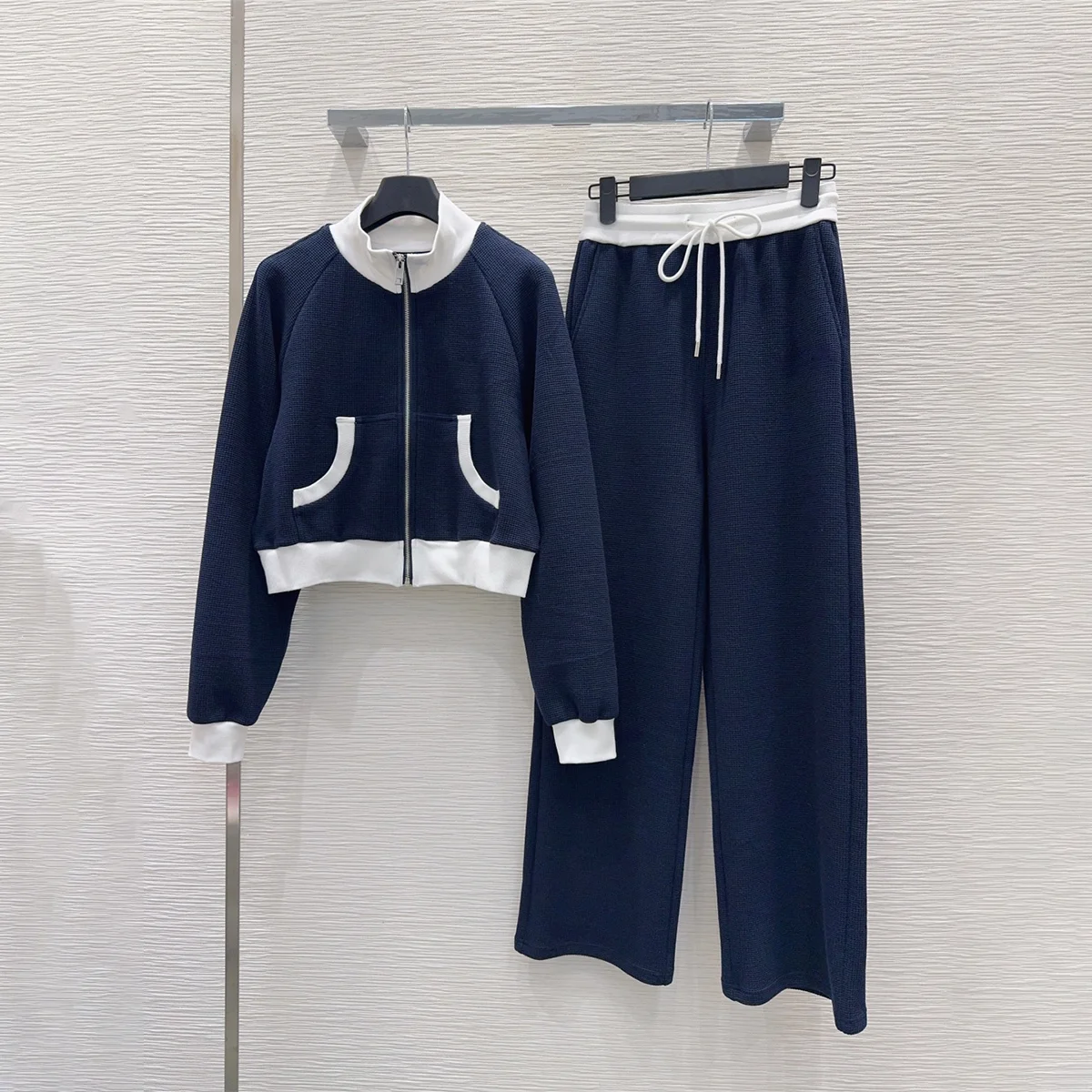 2026 High quality women's clothing waffle color contrasting stand up collar short jacket wide leg pants two-piece set--2691181