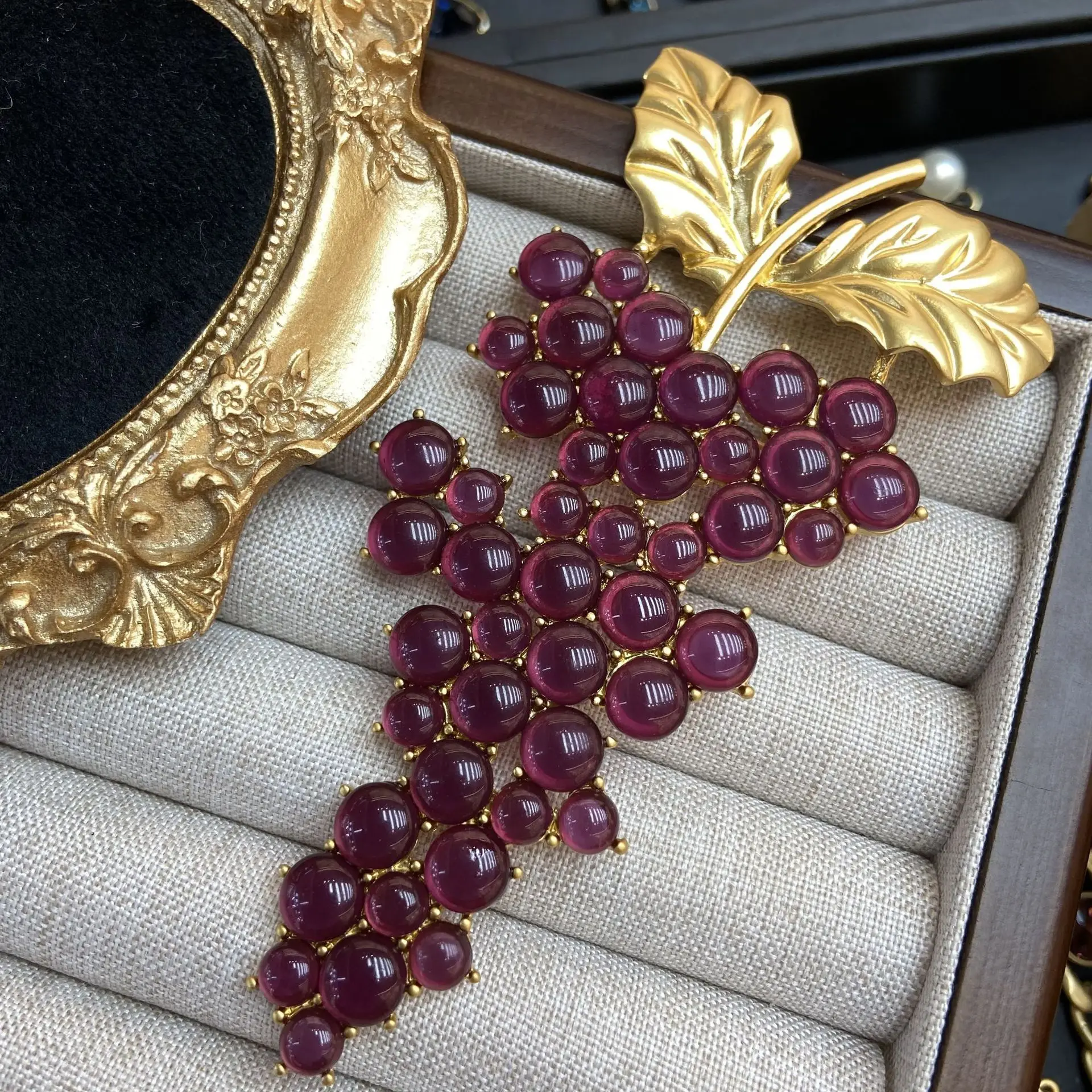 Women Real gold-Plated Green-Purple Grape Brooch 2024