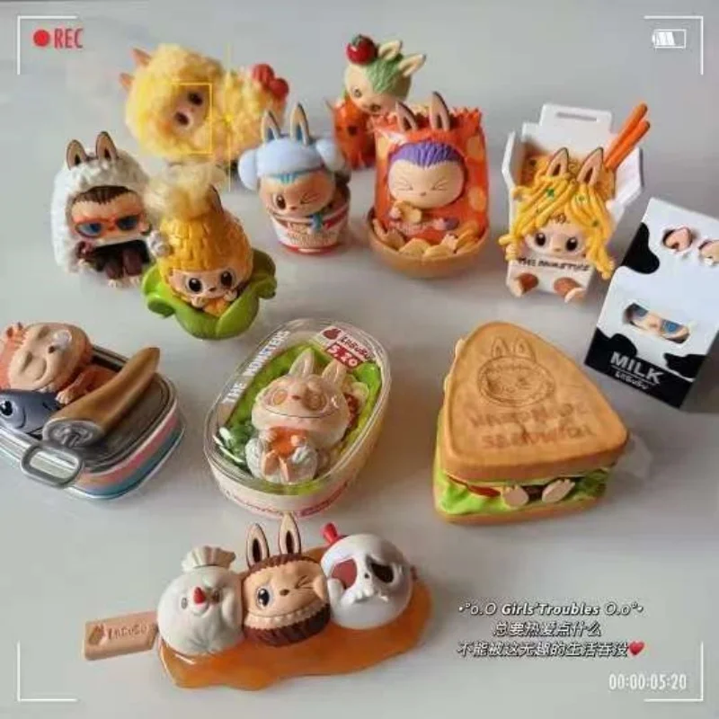 

Original THE MONSTERS WACKY MART Series Original Anime Figurines Home Decor Dolls Model Girls Action Figure Guess Bag Ornament