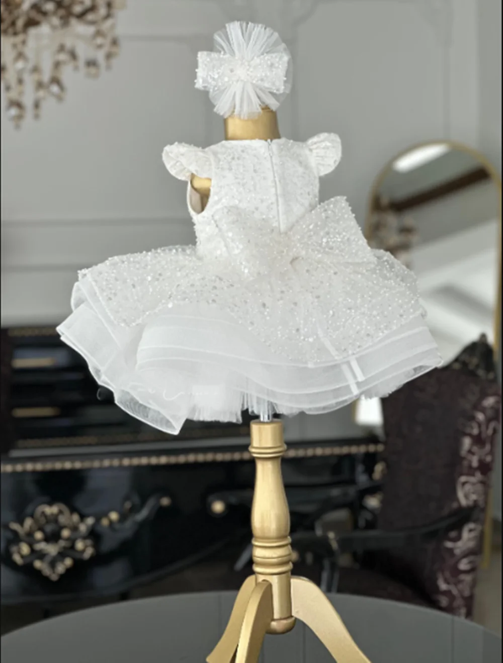

Shiny Flower Girl Dress For Wedding White Sequins Tulle Puffy With Bow Princess Birthday Paty First Communion Gown Customized