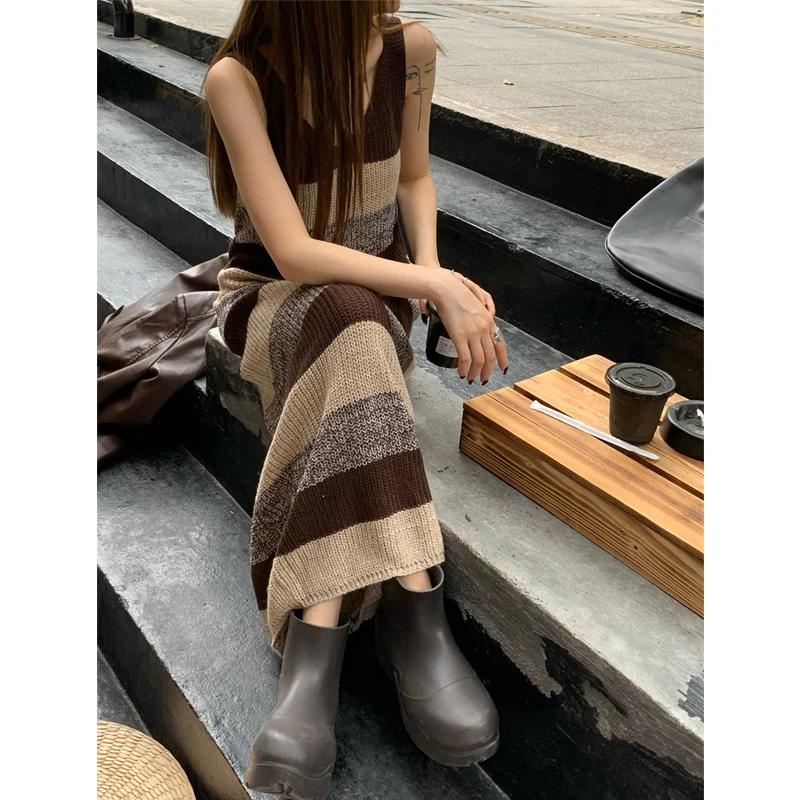 Women's Knitted Dr …