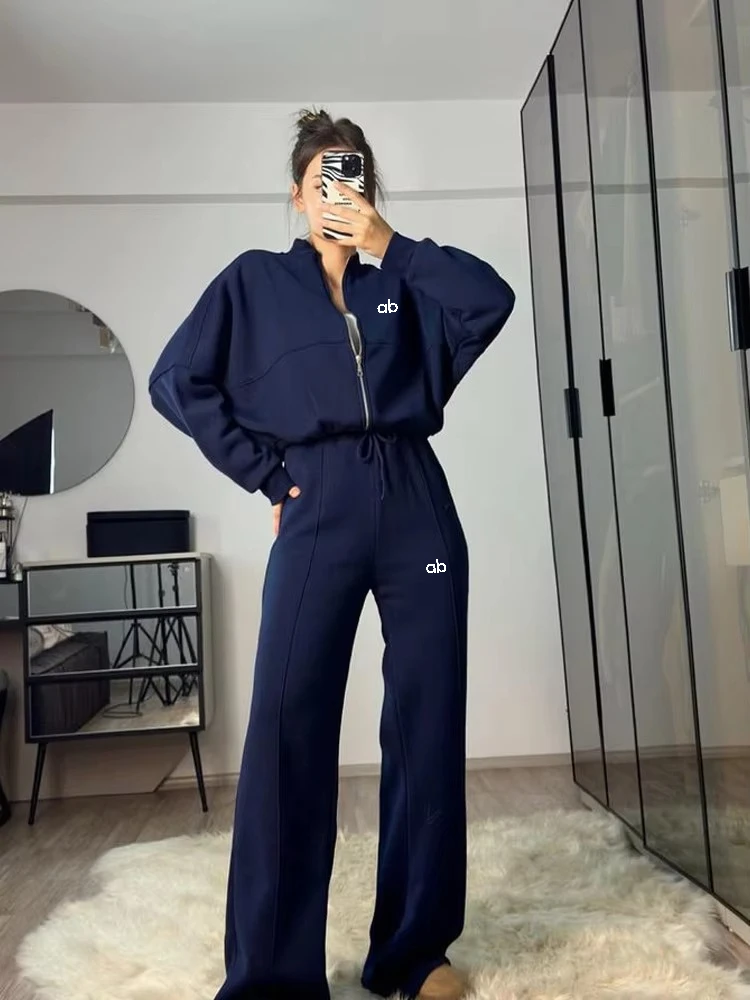 completo-sportivo-da-donna-per-l'autunno-e-l'inverno-composto-da-due-pezzi-felpa-a-maniche-lunghe-con-collo-alto-e-pantaloni-sportivi-con-lacci-ideale-per-un-look-casual-e-alla-moda