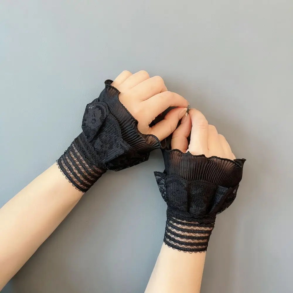 Fashionable Double Layer Lace Fake Sleeves Hollow Out Cuff Ornament Decorative Wrist Accessories For Ladies Outfits