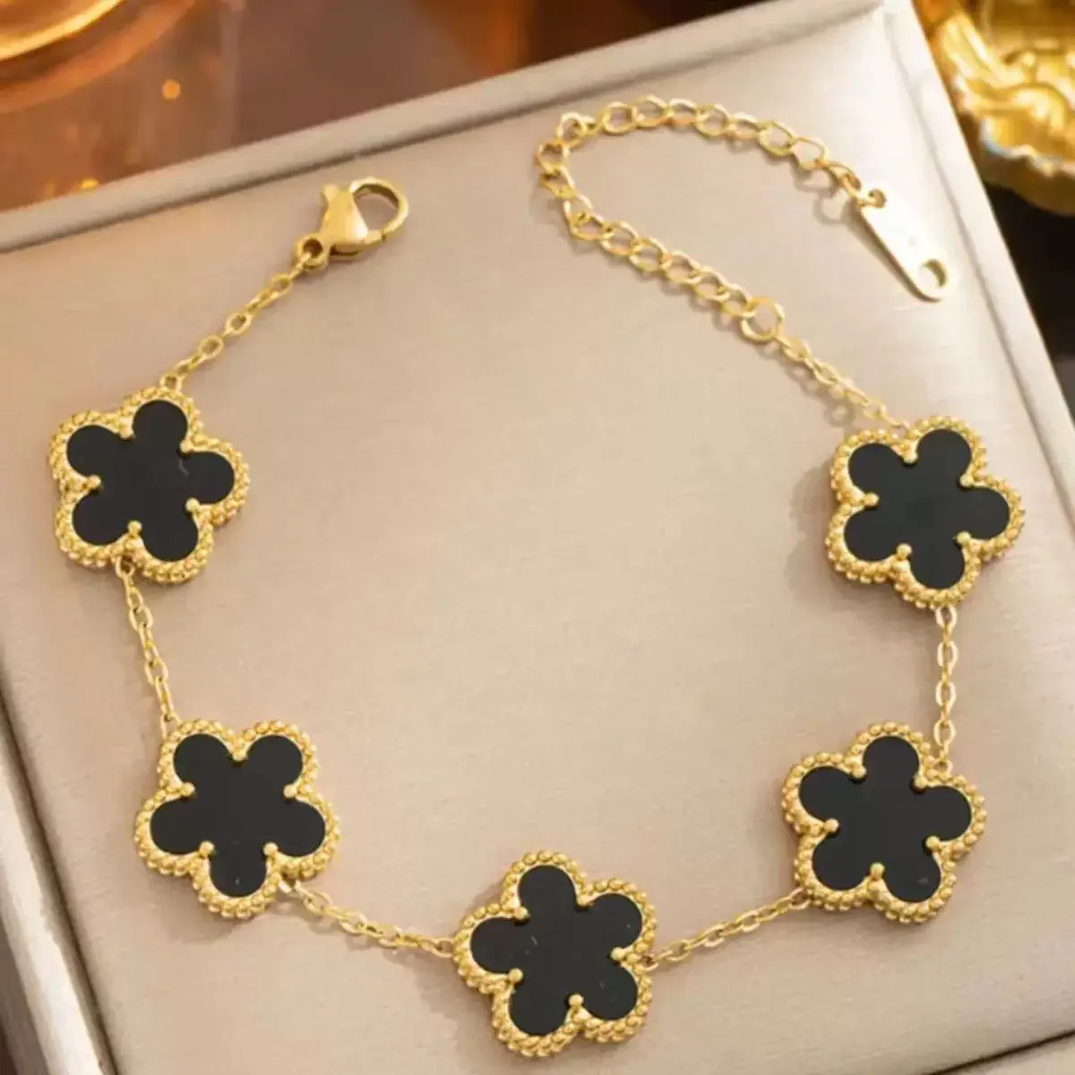 

American fashion five-petaled flower five-leaf clover bracelet women's light luxury fashion versatile personality simple