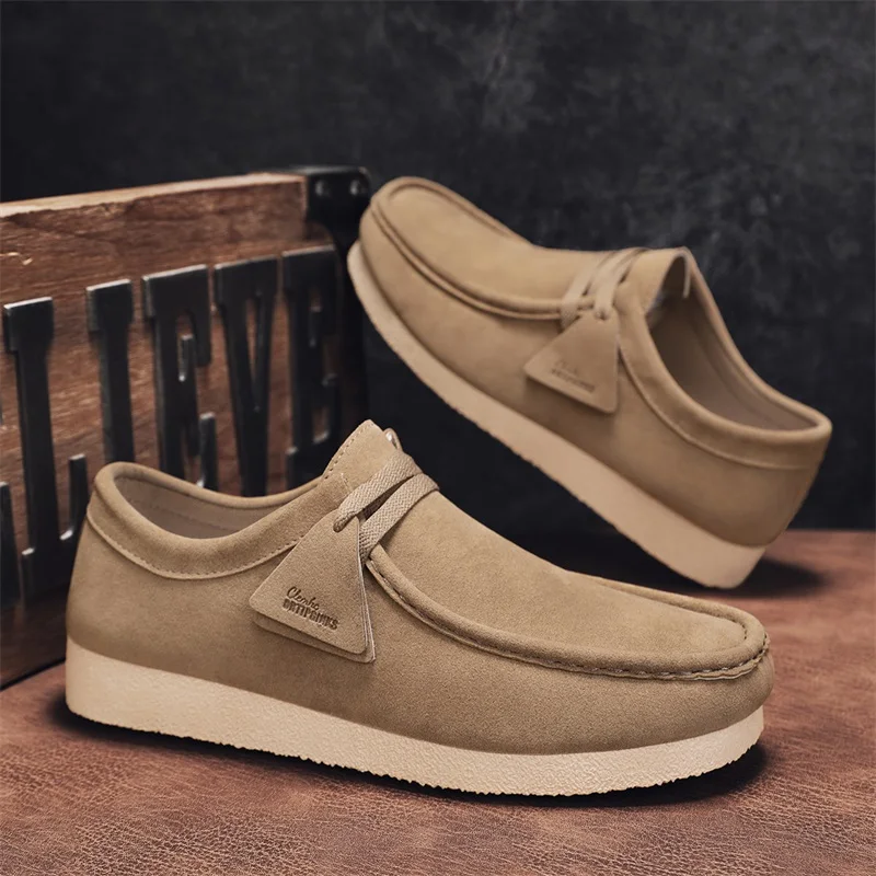 Leichte Freizeitschuhe für Herren. Ein Paar Herren-Freizeit-Laufschuhe für den Frühling/Sommer im Freien. Größen 39 bis 47 – Detail 1