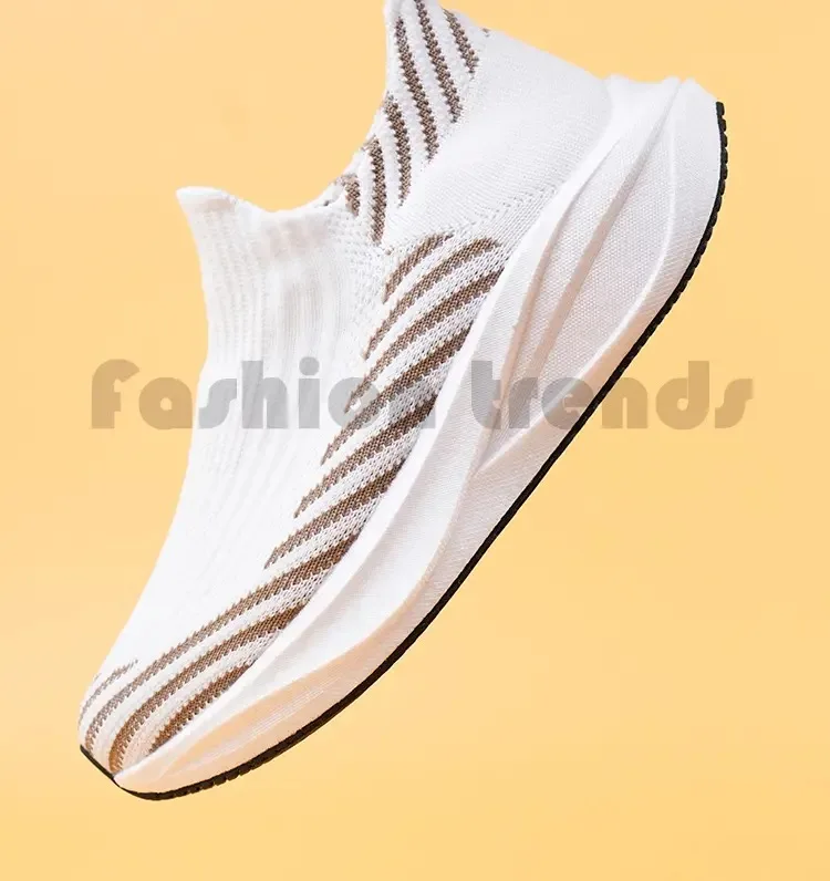 Mesh fabric flying woven sports shoes, socks shoes, men's and women's breathable running shoes, popcorn couple shoes