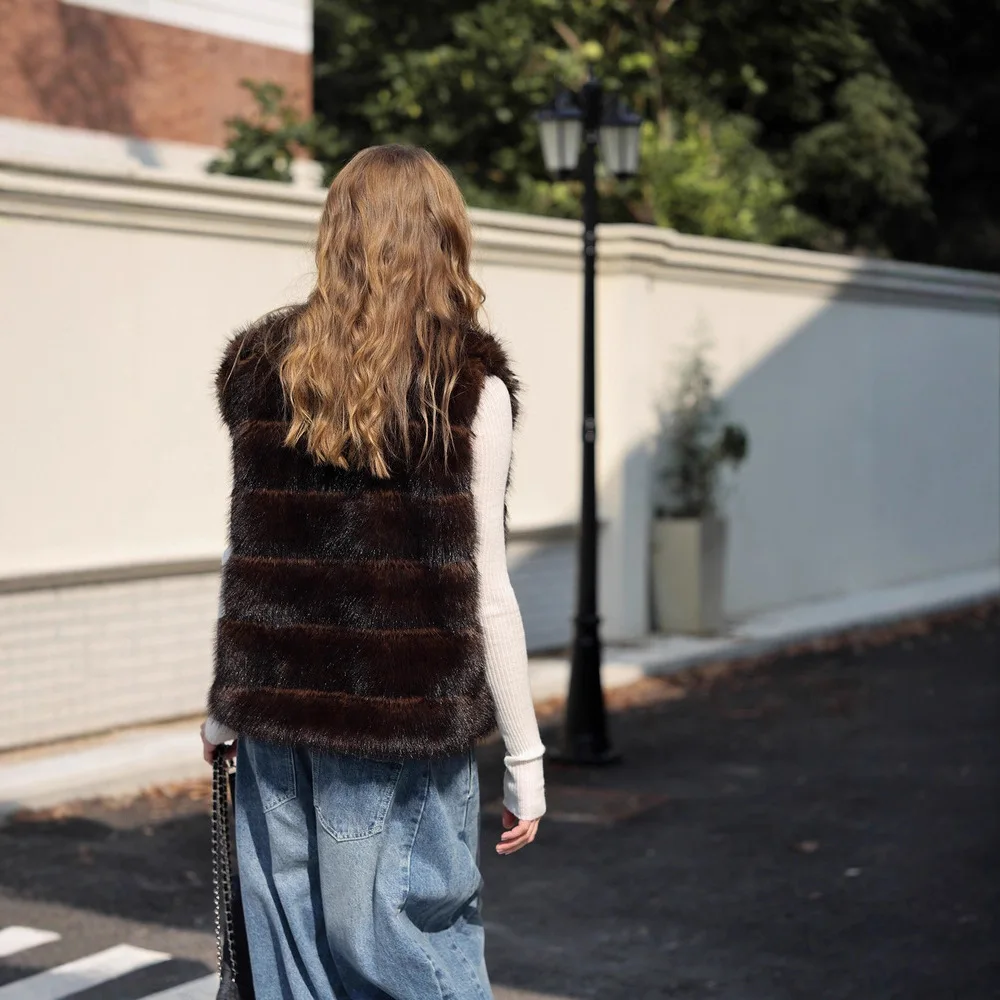 KIDCRKJ الشتاء النساء صديقة للبيئة الفراء سترة الحد الأدنى الصلبة منقوشة أكمام سيدة فرو المنك أبلى سميكة الدافئة الإناث فو الفراء معطف #5