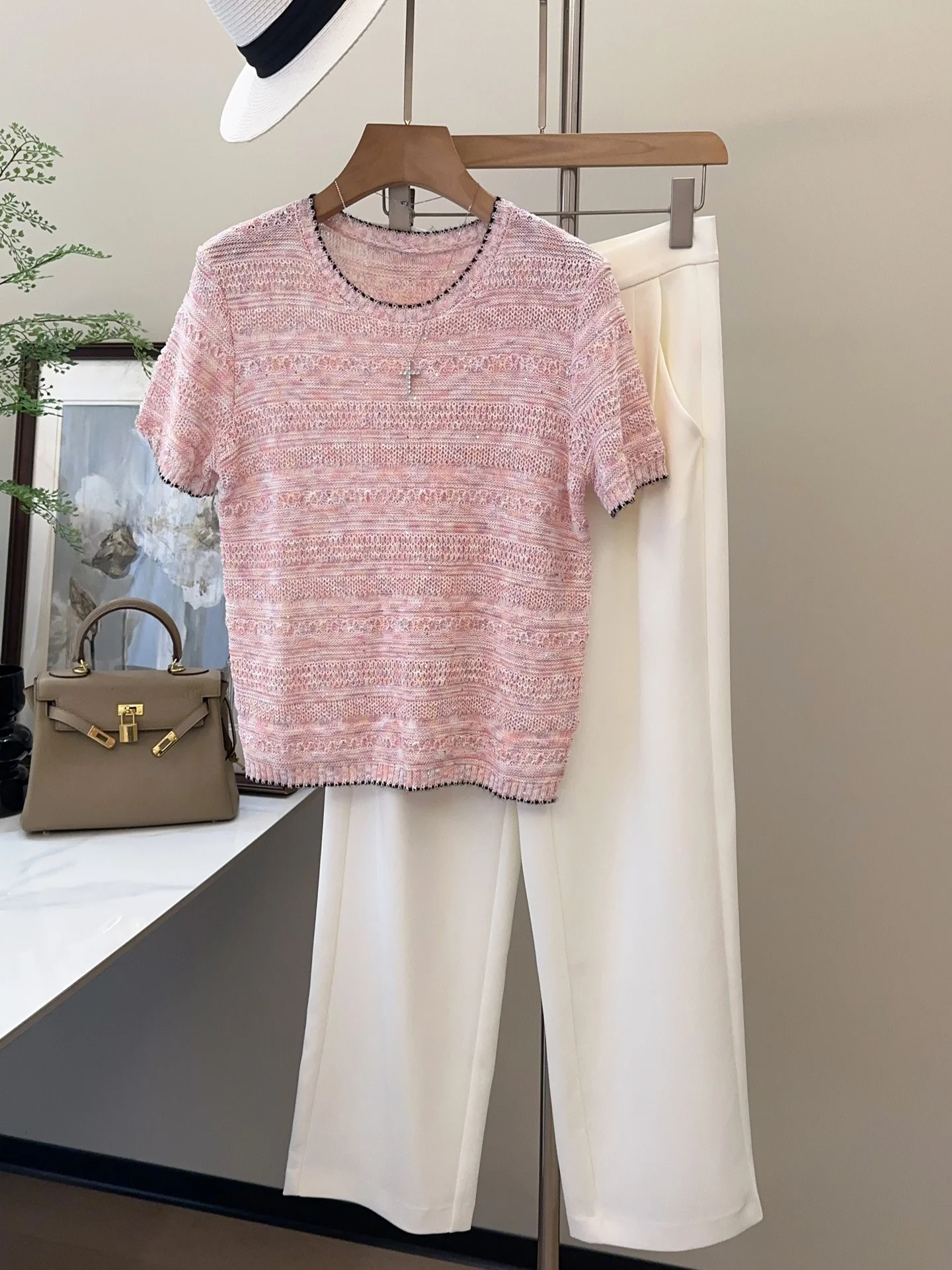

Unique Beautiful Soft Hollow out Short Sleeve Knitted Shirt round Neck Sequin Patchwork Summer New Style Women's Fashion Top