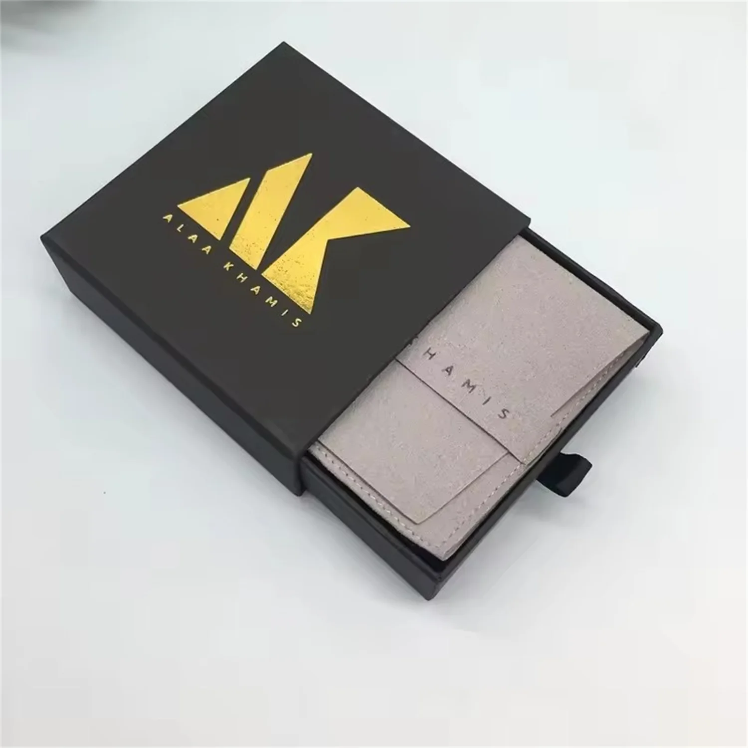 

Оптовая продажа с логотипом на заказ, 50 компл./лот, бежевая упаковочная коробка для ювелирных изделий, бумажные шкатулки для ювелирных изделий, раздвижная коробка, упаковка