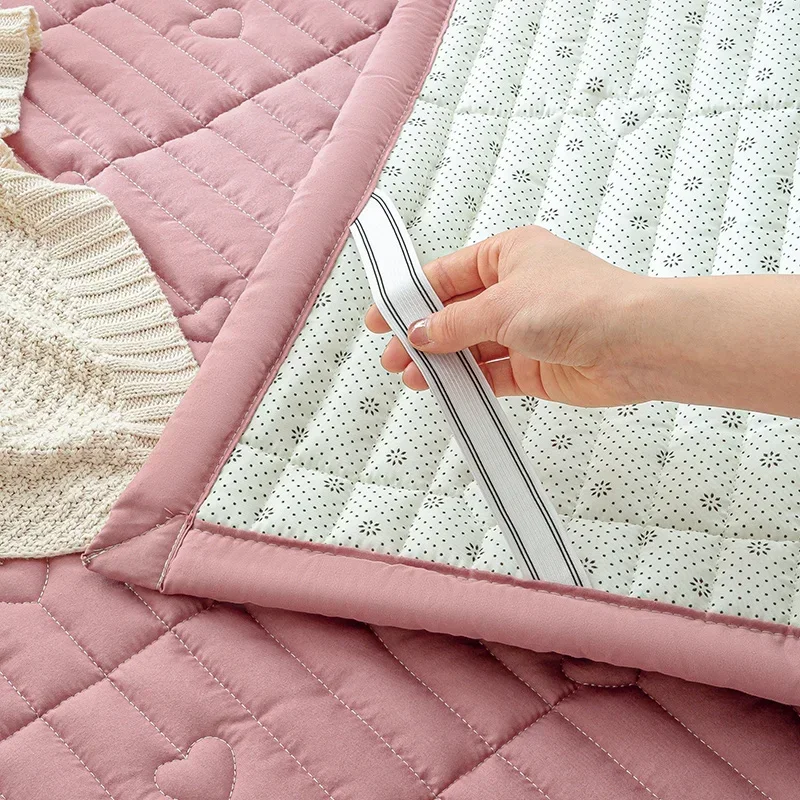 Washed cotton quilted thicken mattress pink romance heart sleeping mat 150cm bed sheet bed protection pad queen king size