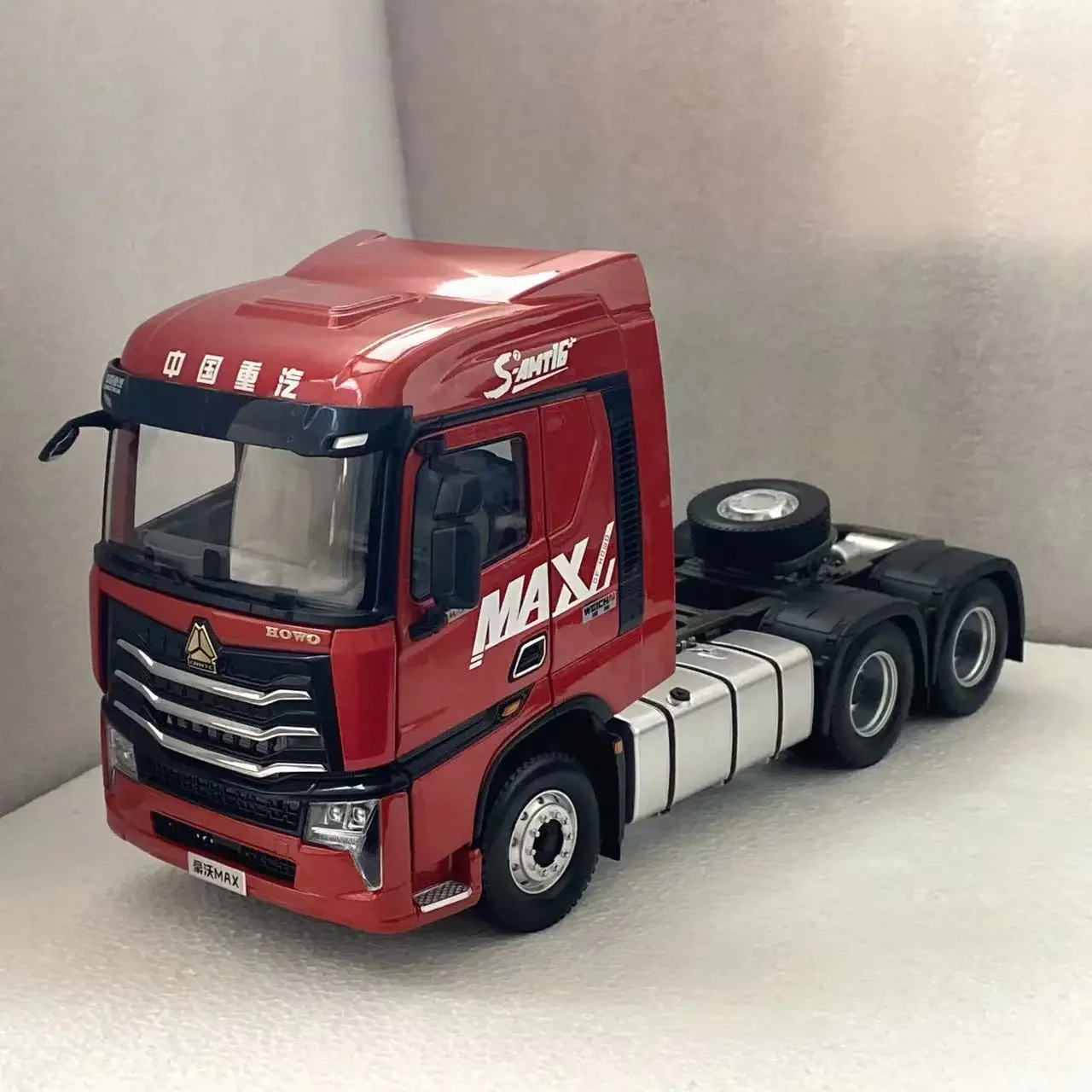 Howo Max Car Model 1:24 Scale Static Alloy Truck Sinotruk Tractor