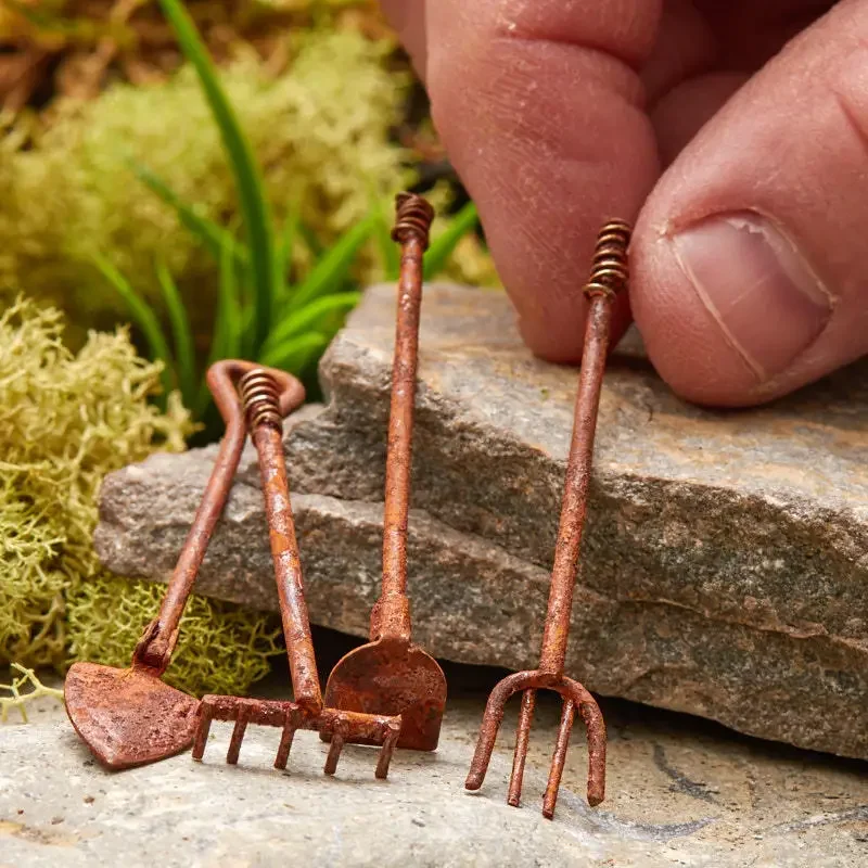 Miniature Rusted Metal Tool Set Fairy Garden Rustic Craft Mini Garden Tools Terrariums Decor Items Home Garden Supplies