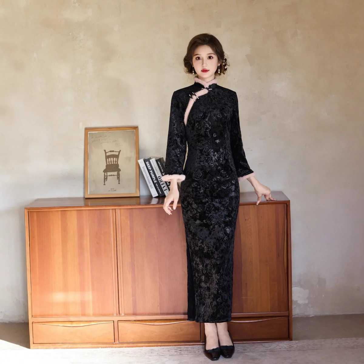 

Black Cheongsam Improved 2024 New Chinese Style Elegant Temperament Long Sleeves Young Daily Qipao Winter