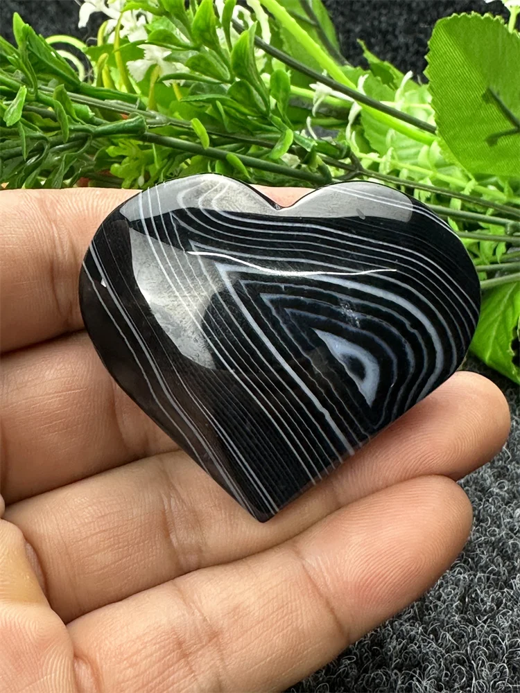 Natural Gemstone Black Onyx Love Heart Mineral Specimen Love Hand Carved Healing Aura Spiritual Power Stone Fes Prayer Meditatio