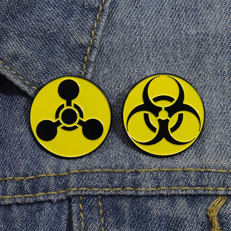 Creative Radiation logo Round Metal brooch Personality Chemical element Radioactive Metal badge Accessory pins wholesale Gifts