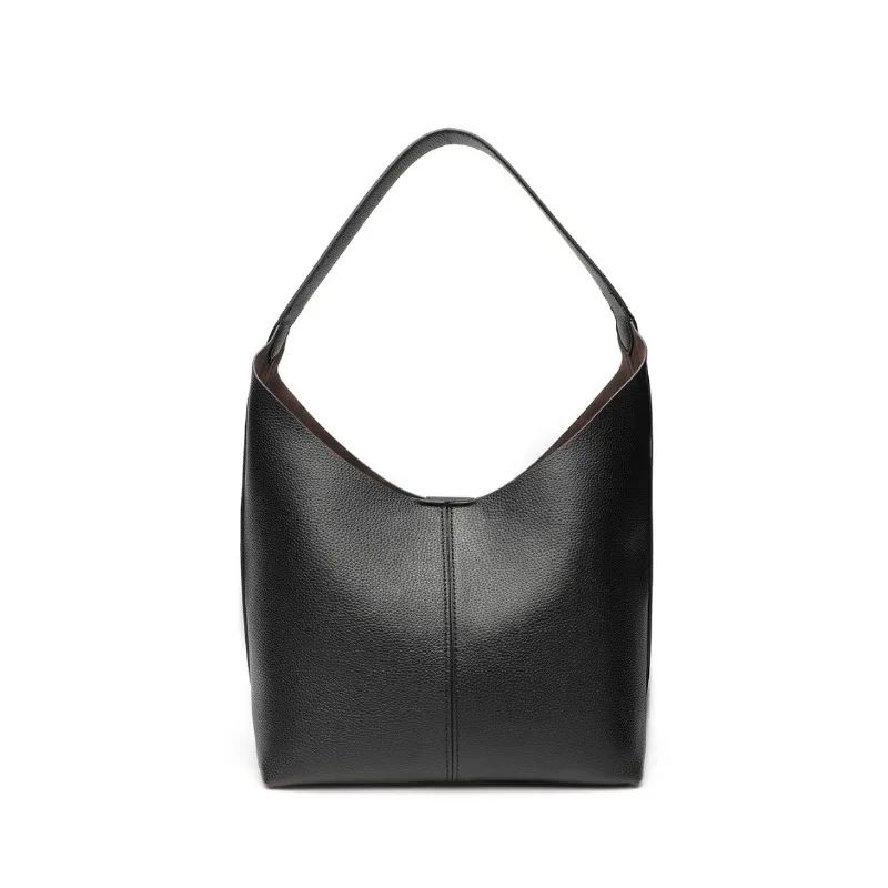 

New online celebrity product - women's bag. Leather handbag with grain effect, with a shoulder strap and bucket shape.
