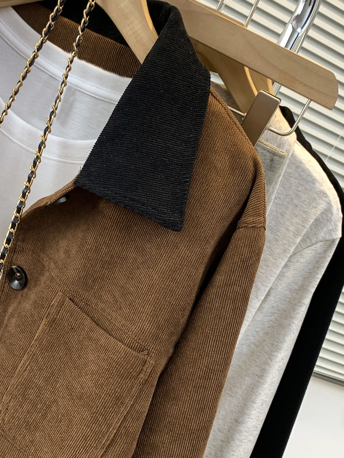 Retro Contrast Color Corduroy Women's Jacket Autumn Style Mid-Length Versatile Elegant High-End Feeling Windbreaker