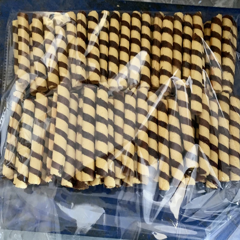 كيس شوكولاتة الذرة بلفافة البيض المقرمشة ، الكيك نفسه ، الآيس كريم ، إكسسوارات تزيين الوافل ، إكسسوارات عرض الكريمة ذاتية الصنع ، ألعاب الطعام