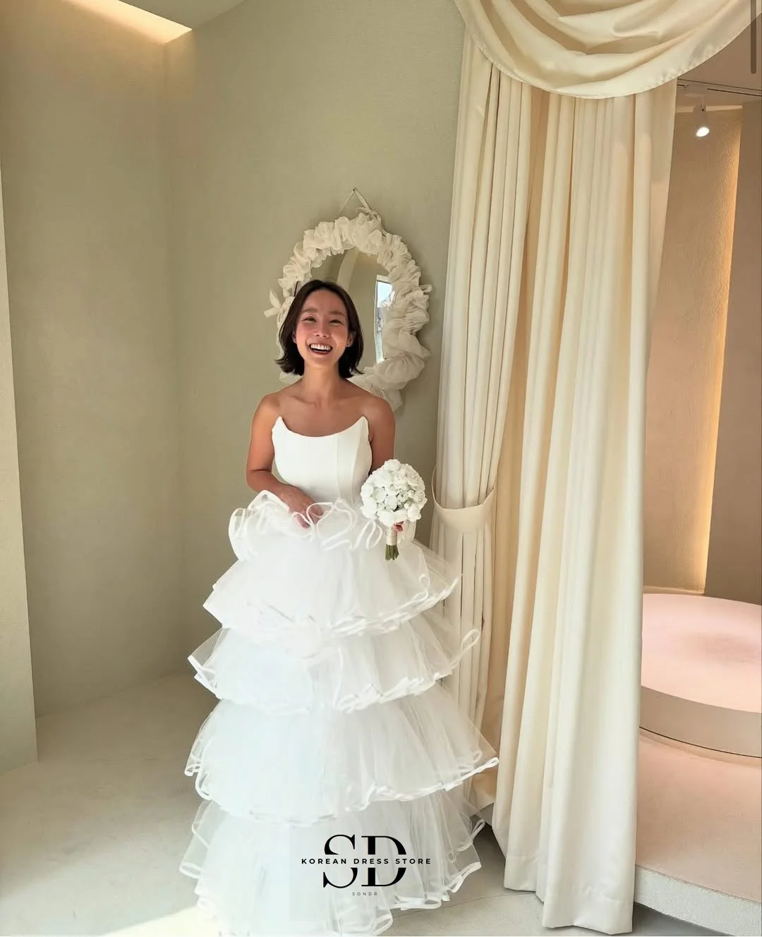 Sondr luxe coréen robes de mariée personnalisé bretelles à plusieurs niveaux à volants robe de soirée de mariage mariée en plein air robes de mariée à pression