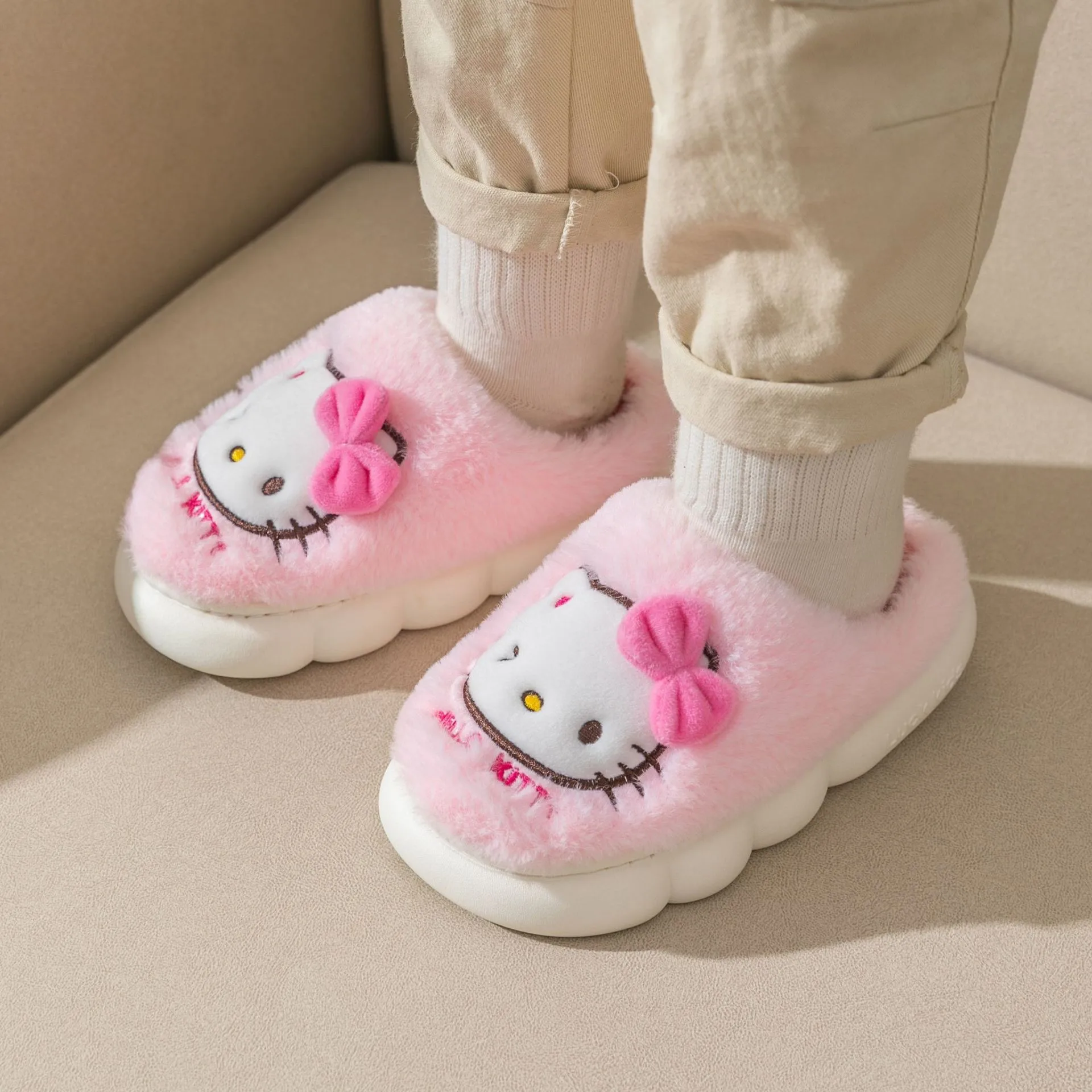 Kawaii Hello Kitty klapki pluszowe śliczne kreskówki Sanrio do domu jesień i zima Anime antypoślizgowe ciepłe dziewczyny Mop bawełniany prezenty