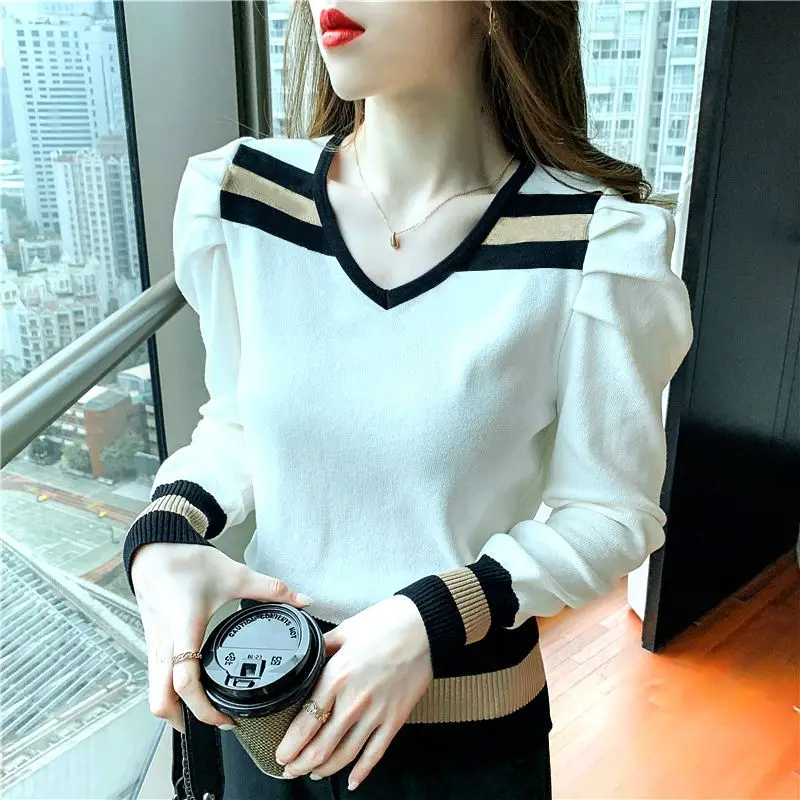 Casual Contrasting Colors Spliced T-shirt Spring Autumn Casual V-Neck Tops Female Clothing Fashion Folds Slim Knitted Pullovers