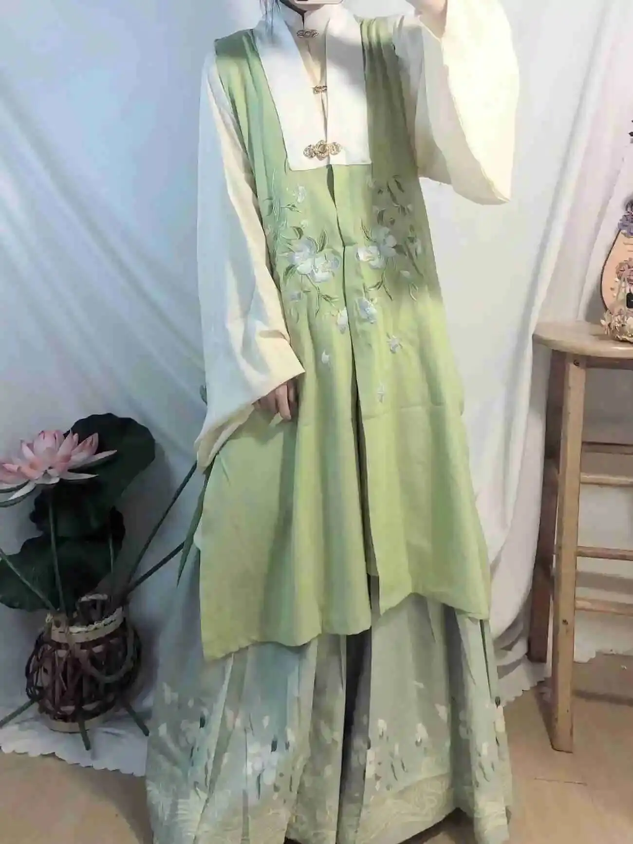 فستان الأميرة Hanfu بأكمام كبيرة متموجة بدلة Hanfu الصينية الأصلية للنساء أزياء شعبية خرافية ملابس نسائية من سلالة MIng