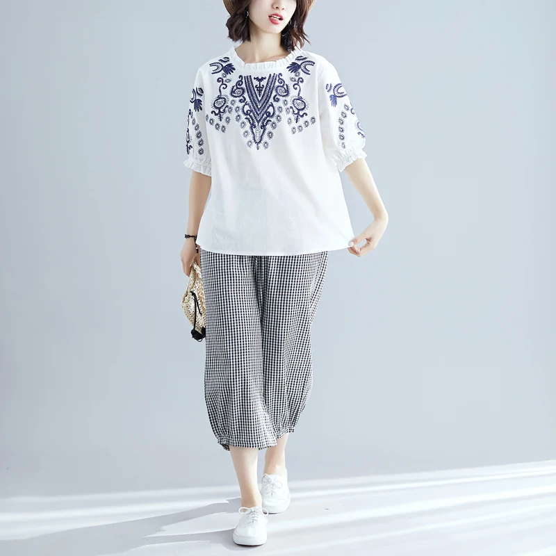 Conjunto de Lino y Aodón Bordado para Mujer de Talla ande, Atuendo Veraniego Moderno con Plones Harlan a Cuadros y To...