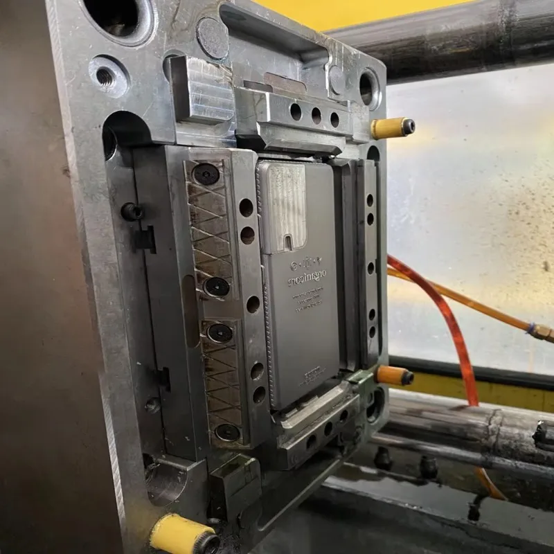High Precision Multi Cavity Stainless Steel  Mould 0.02-0.05mm Custom Plastic Mobile Phone Shell Mold