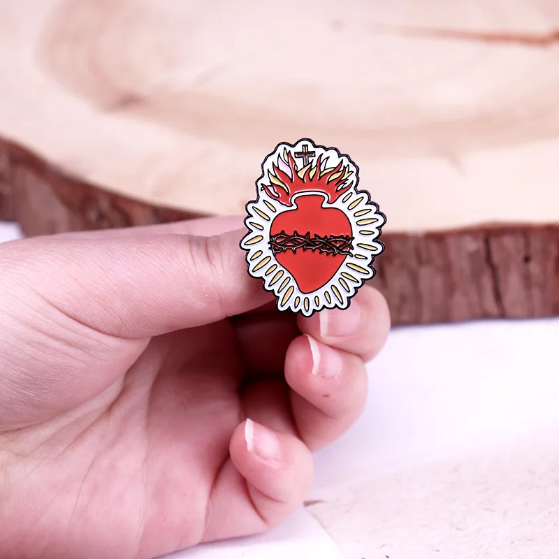 Sacred Heart Of Jesus Brooch Badge Christianity Enamel Pin Clothes Hat Backpack Decoration