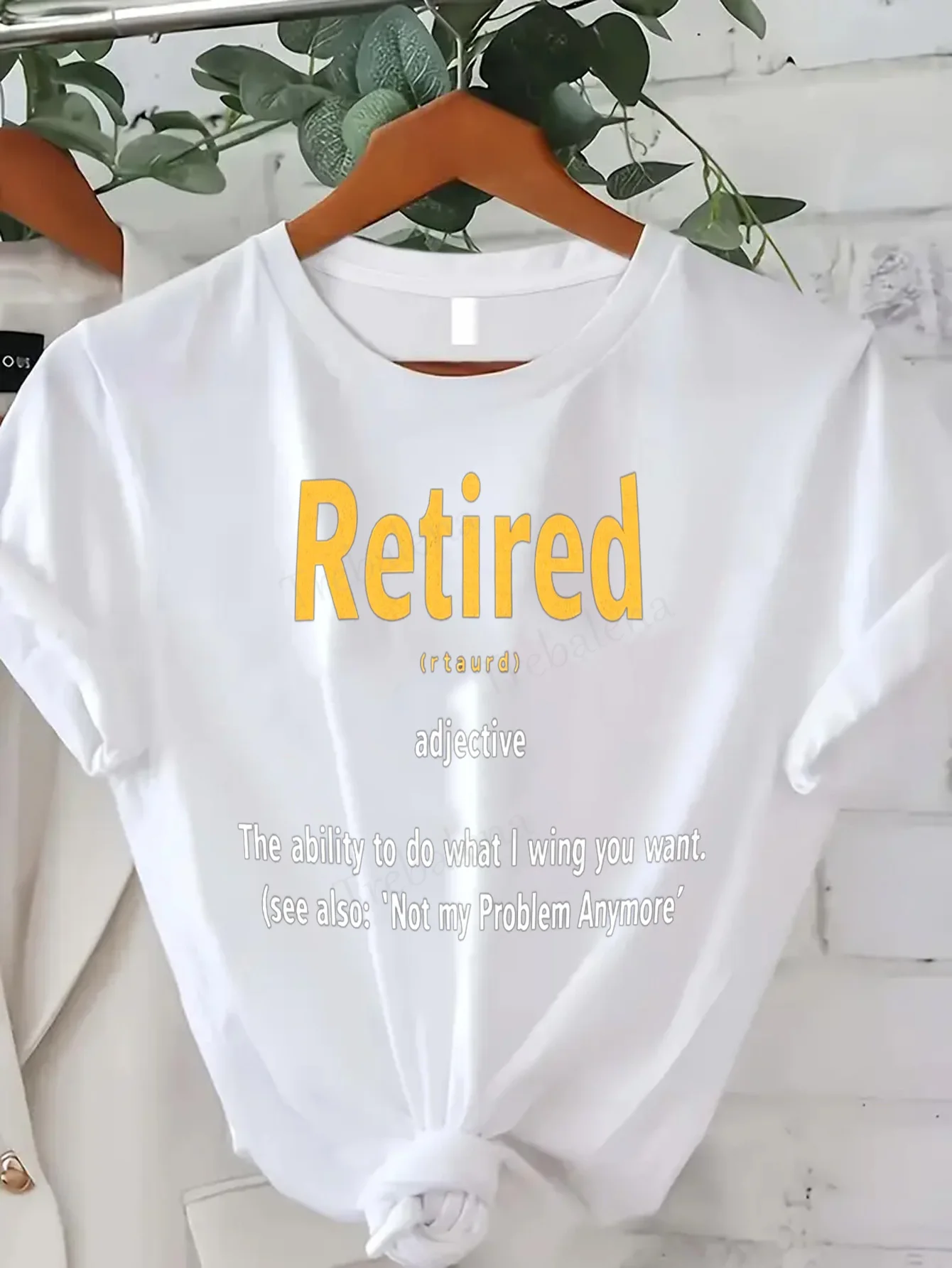 

Women T-shirt Retired T-Shirt for Women - Funny Sexy Casual Tee, Perfect for Retirement & Relaxation