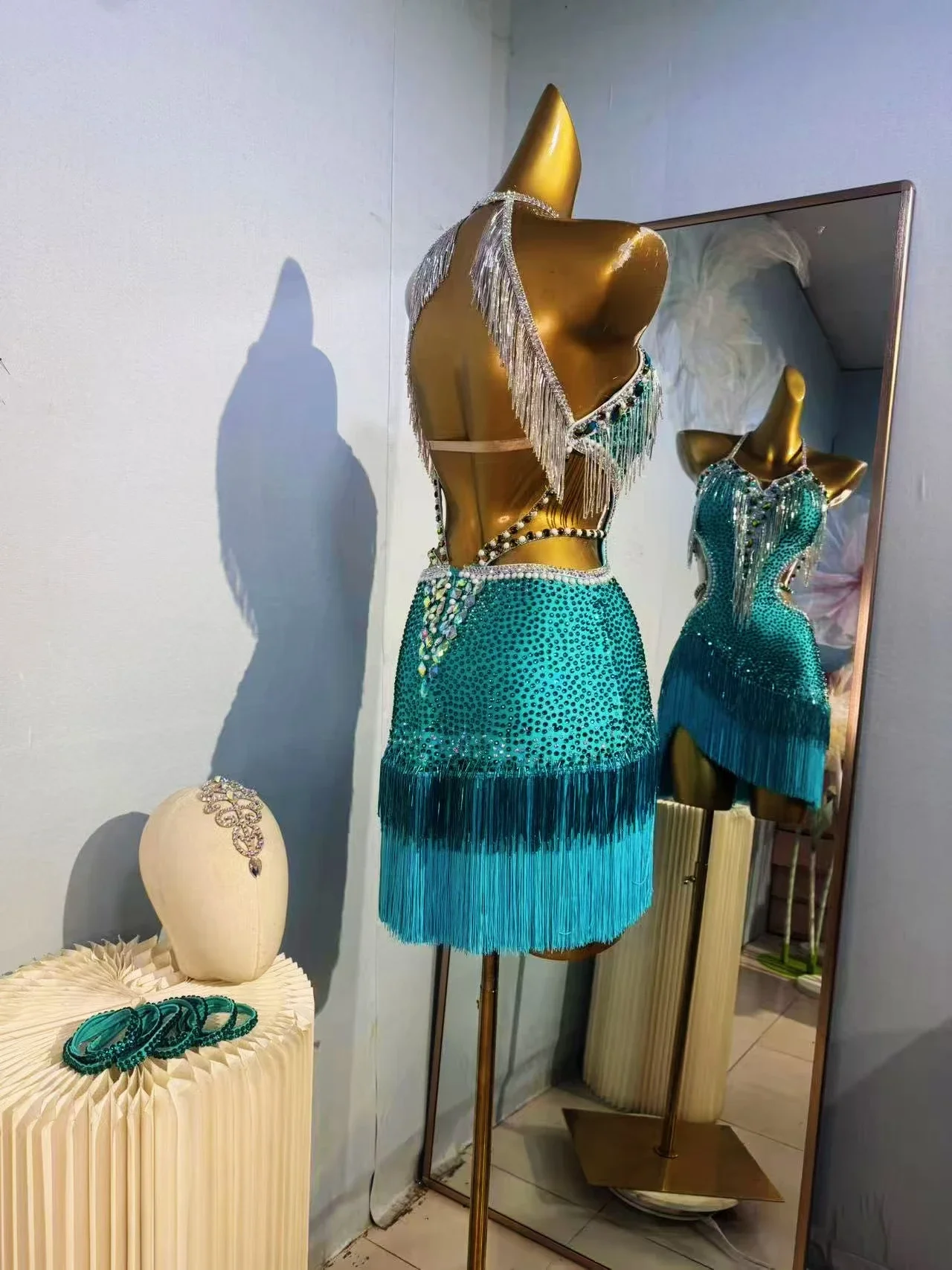 Rhinestone Latin Dance Dress for Women, Halter Neck Tassel Salsa Samba Competition Costume, Gradient Turquoise Fringe Ballroom