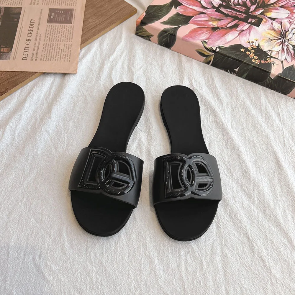 

2024 New Summer Sandals Women's Wear-resistant Beach Shoes Versatile Cool Slippers Flat Beach Shoes Size 35--41