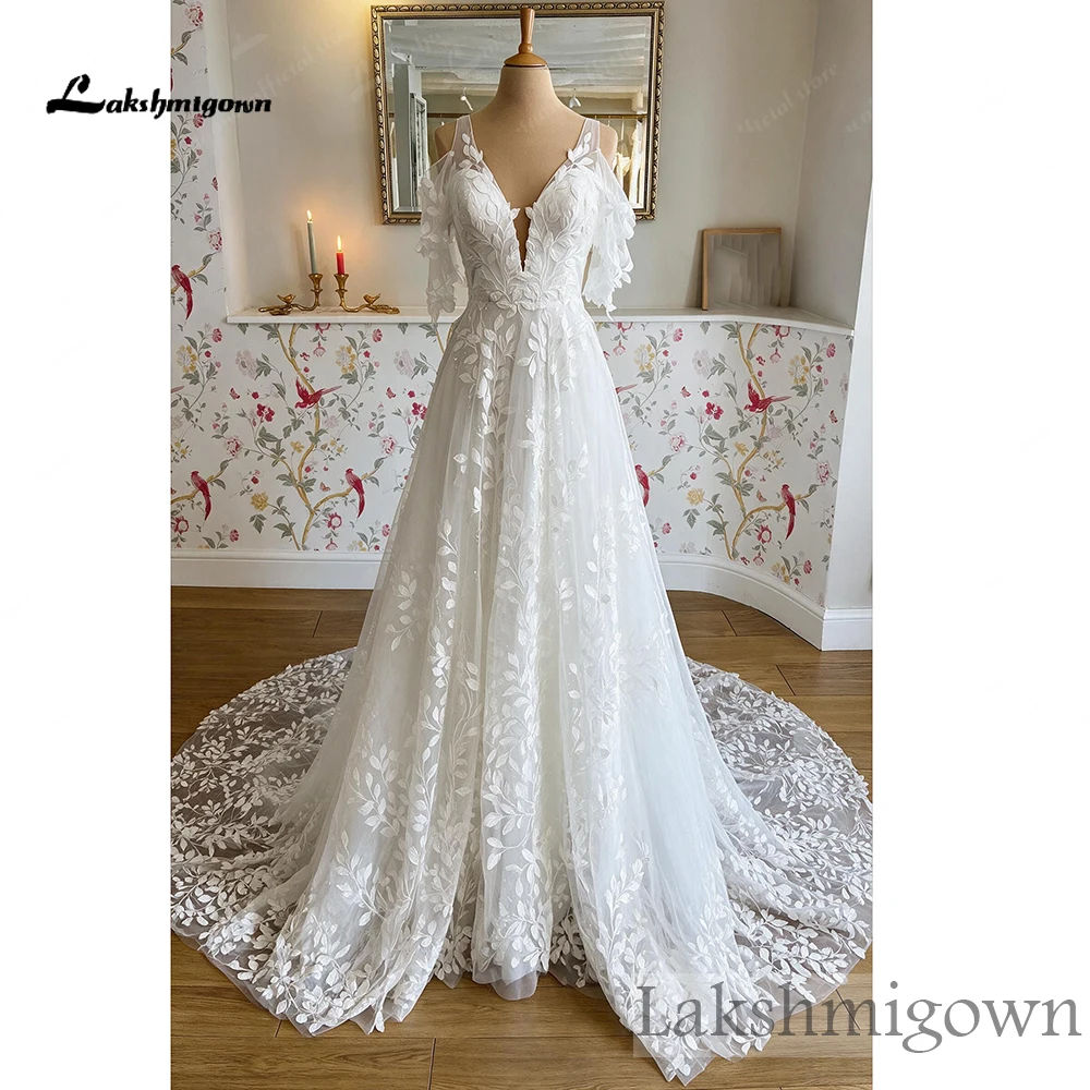 Lakshmigown Flügelärmel Blattspitze A-Linie Hochzeitskleid 2027 Tiefer V-Rücken Tüll-Brautkleid mit Kathedralenschleppe Maßanfertigung – Detail 8