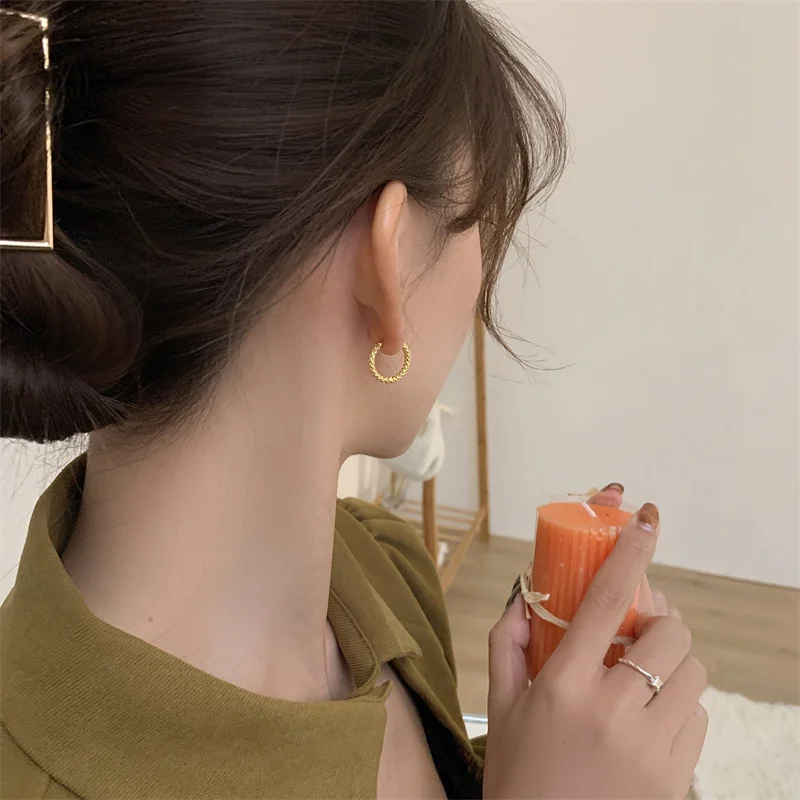 Elegant Stainless Steel Textured Hoop Earrings Women Round Circle Ear Huggie Gold Color Accessorie Aretes Japan Korean Jewelry