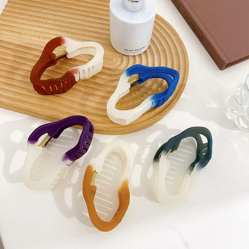 Korea 2023 Fashion New Big 11.5cm Cloud Shape Splice Color Hair Clip Accessories For Women Girls Frosted Resin Hairpins Headwear