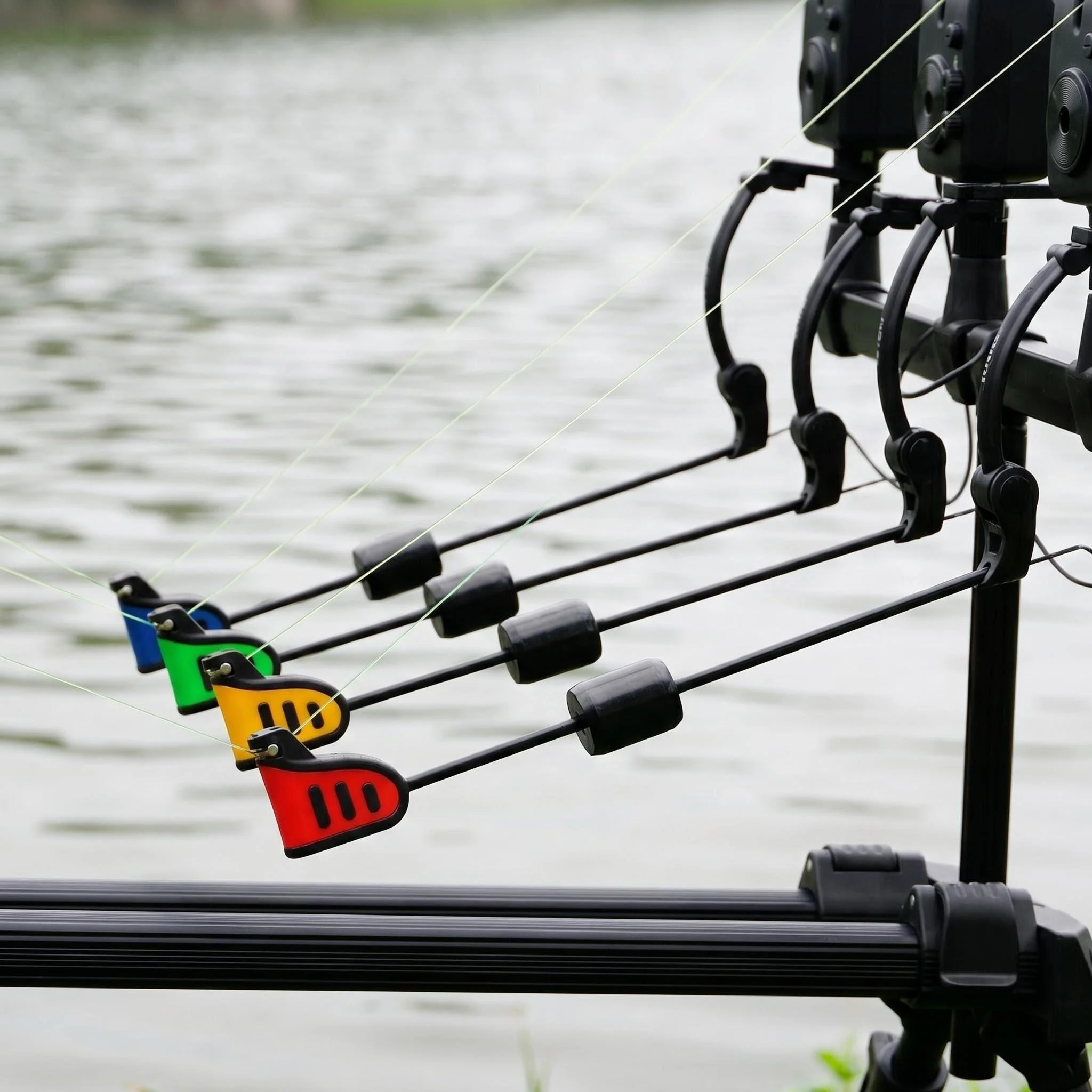 Hirisi 4pcs Carp Fishing Swingers Bite Alarm Indicators 4 Colors Bobbins Hangers for Carp Fishing Tackle B2050