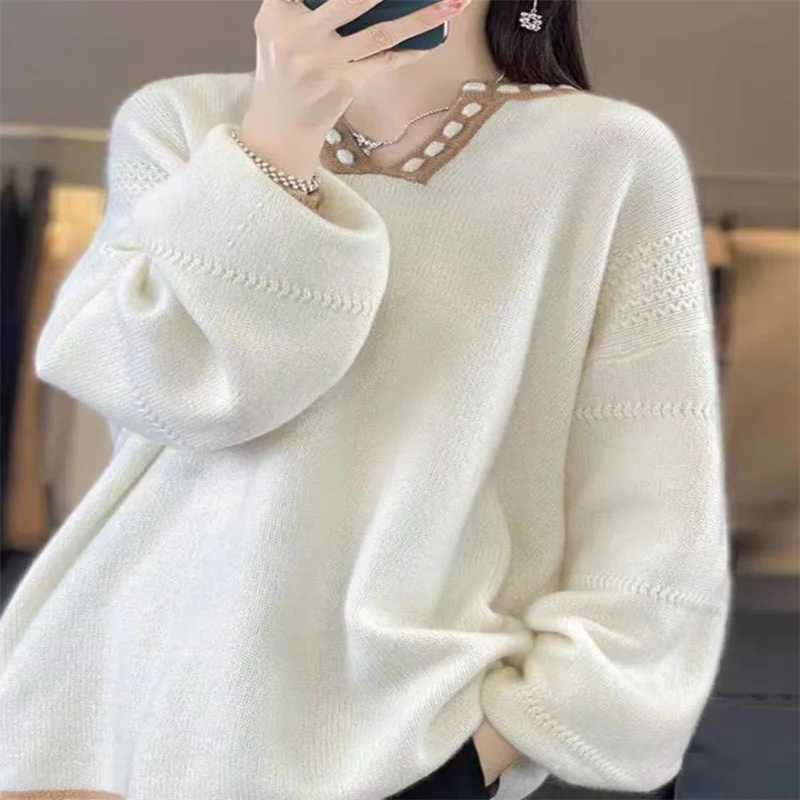 سترة كشمير سميكة من ماركة تشينغداو للنساء، بياقة على شكل V، محبوكة فضفاضة بأسلوب كسول، ملابس صوفية محبوكة للخريف والشتاء