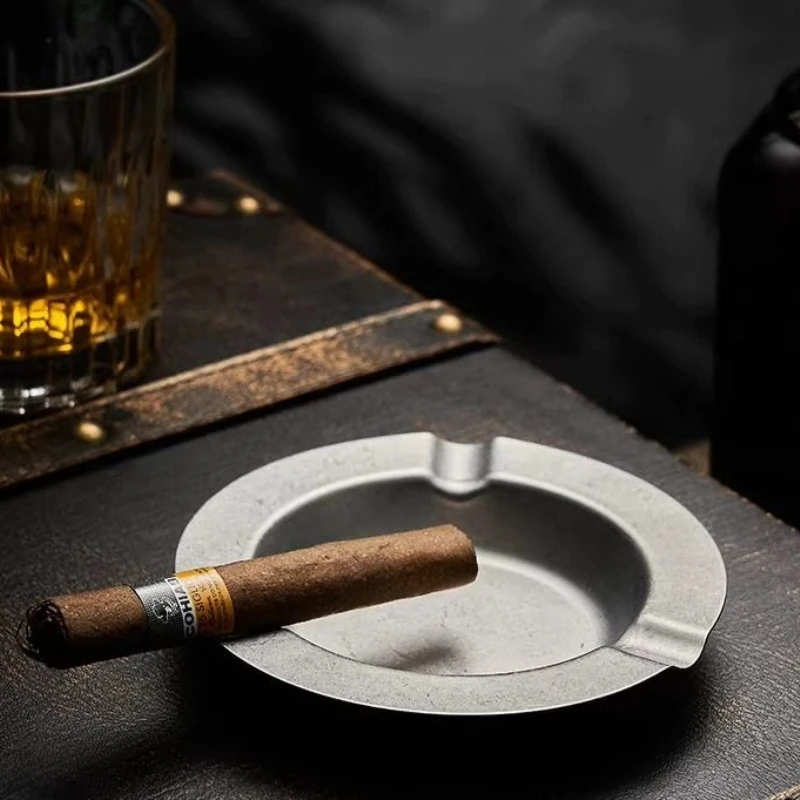 

Vintage and nostalgic stainless steel metal high-end cigar ashtray, convenient and personalized creative ashtray