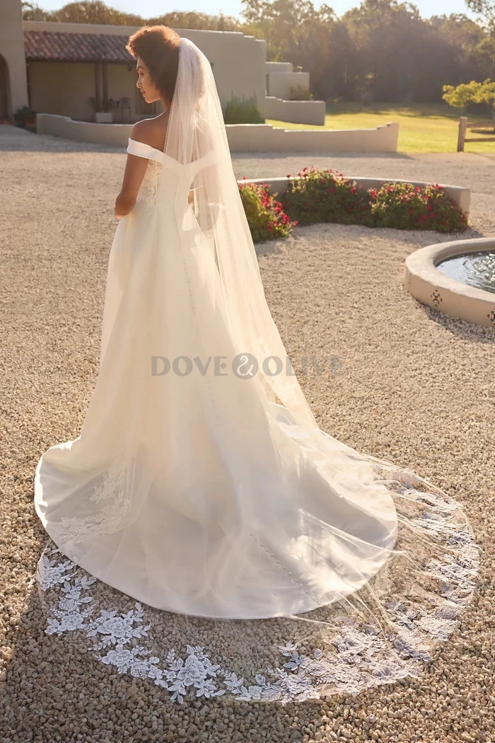 

Свадебная фата 2,5 м для невест, мягкий тюль, один слой с расческой и кружевными аппликациями, свадебные аксессуары на заказ