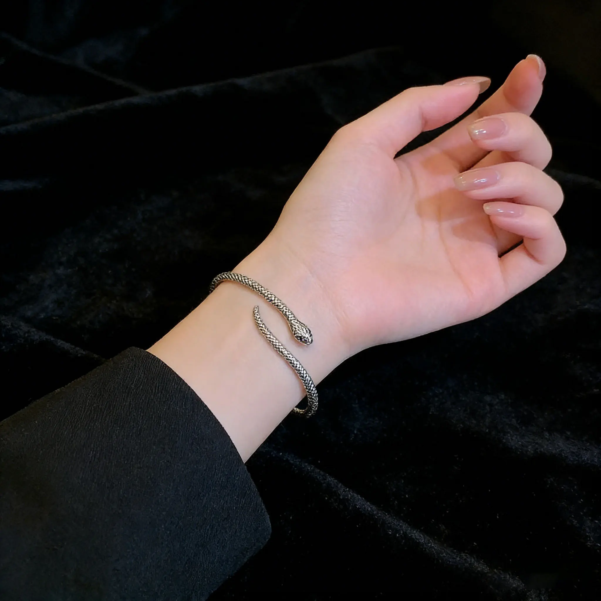 

Cute Exquisite Snake Bone Bracelet Perfect Gift for Christmas Graduation