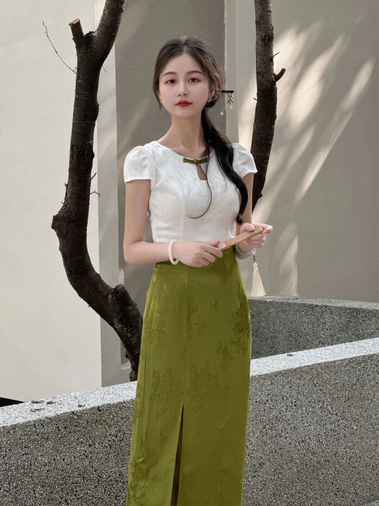 

Ele een Floral Embroidery New Chinese Sle Set with Small Na Pepper ort Sve round Ne Top And f Skirt for Women