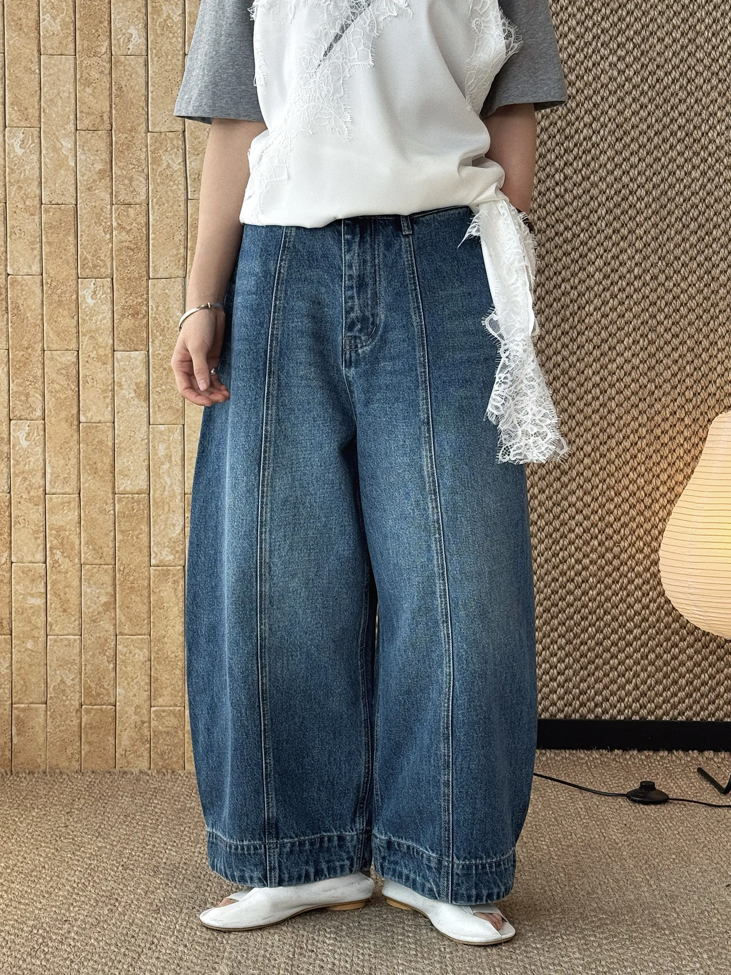 Spring new Japanese fashion design style curved knife wide leg jeans with loose silhouette and cropped pants for women