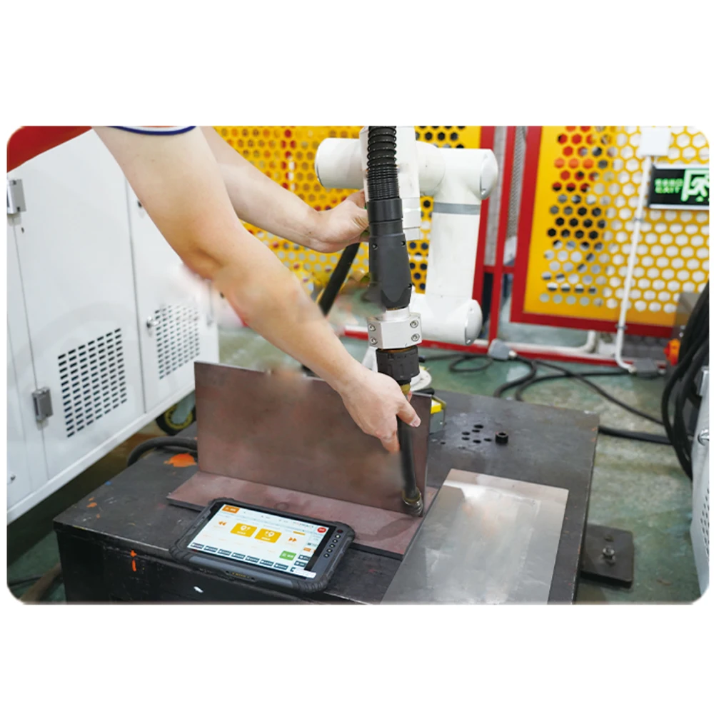 Macchina robot per saldatura Cobot Mig Tig intelligente e piccola per metallo Acciaio Alluminio 350A 500A Workstation di saldatura robotica automatica