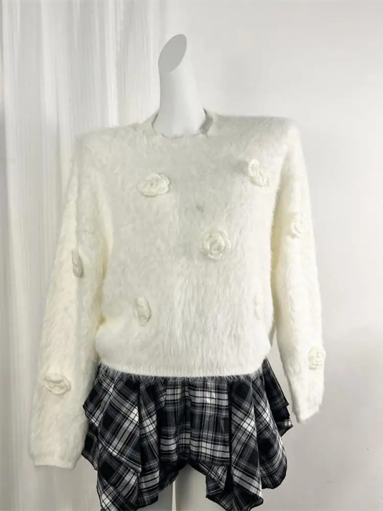 

Autumn Winter White Mink Flower Decoration Short Knitted Sweater Women Retro Round Neck Vacation Long Sleeves Soft Pullover Tops