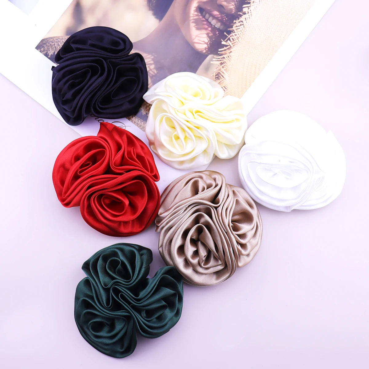 Handmade Fabric Flower Brooches for Women Fashion Cloth Art Lapel Pins Wedding Party Corsage Clothing Jewelry Accessories